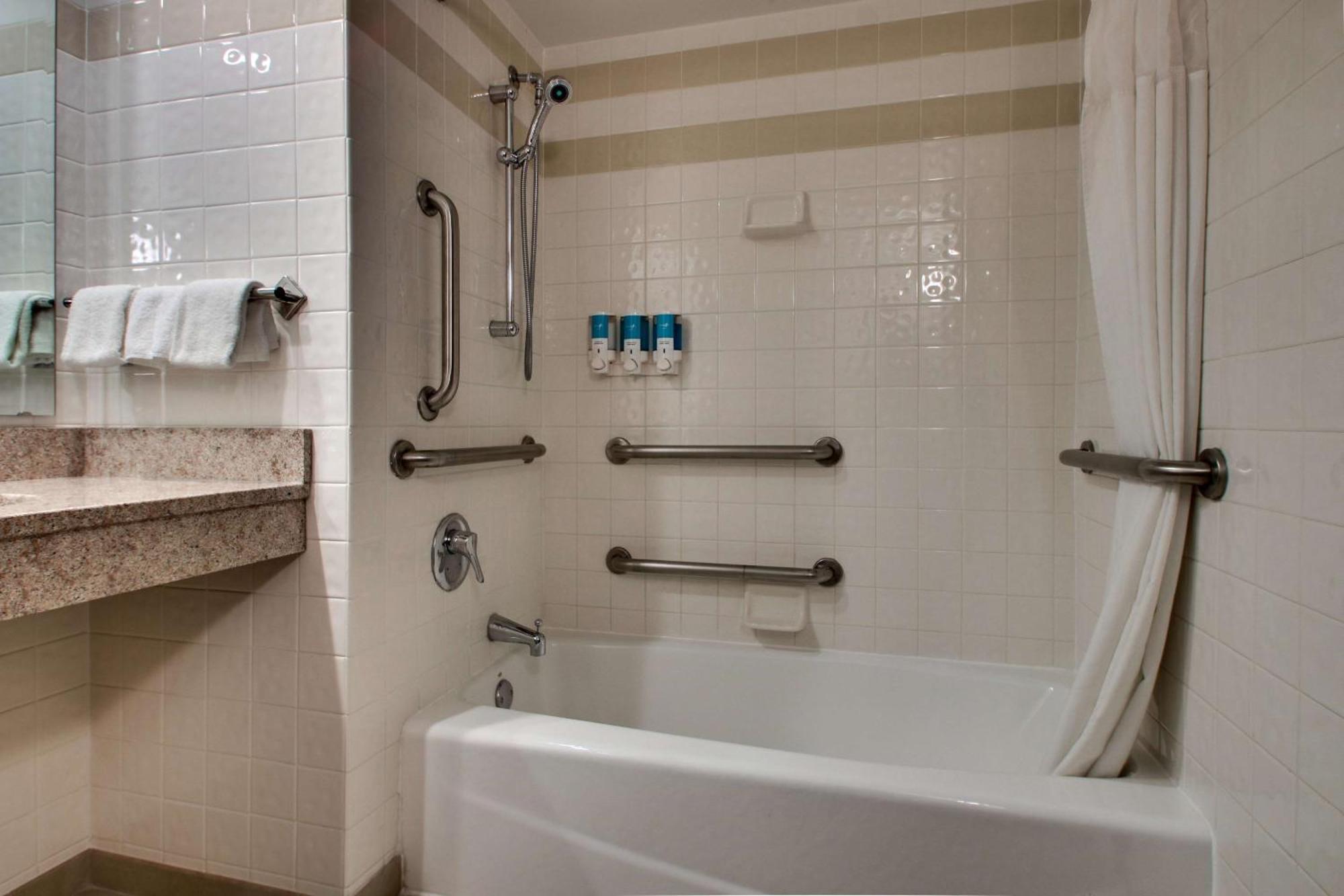 Drury Inn & Suites Боулинг Грин Экстерьер фото